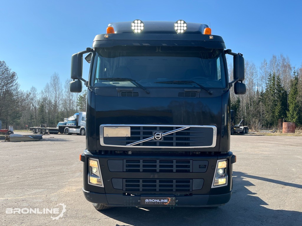 2005 Volvo FH12 8x4 + konkslift 26t - Hook lift truck: picture 3 2005 Volvo FH12 8x4 + konkslift 26t - Hook lift truck: picture 3