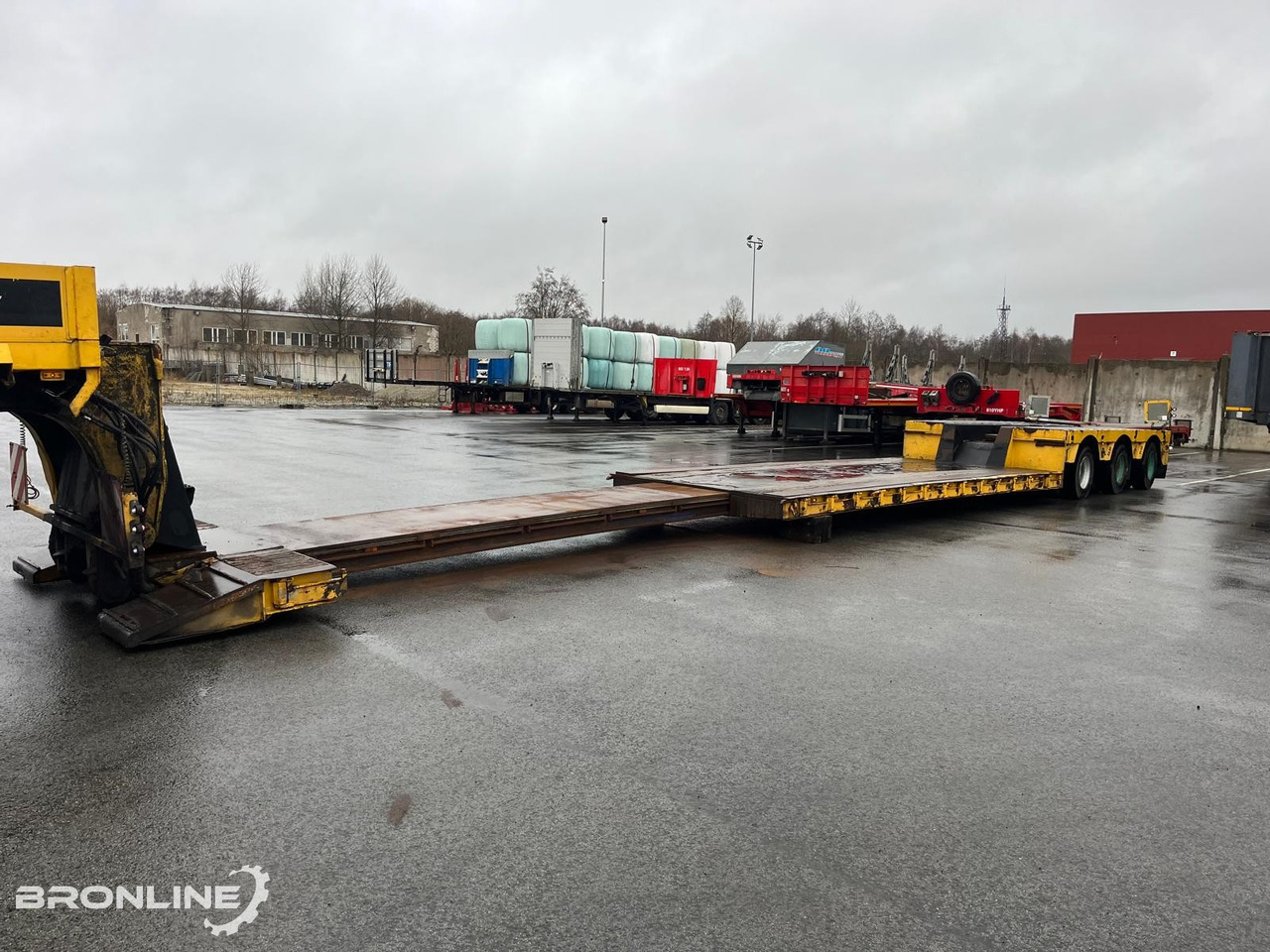 Faymonville STBZ-3VA Low-Bed 3-axle Trailer - Low loader semi-trailer: picture 2 Faymonville STBZ-3VA Low-Bed 3-axle Trailer - Low loader semi-trailer: picture 2