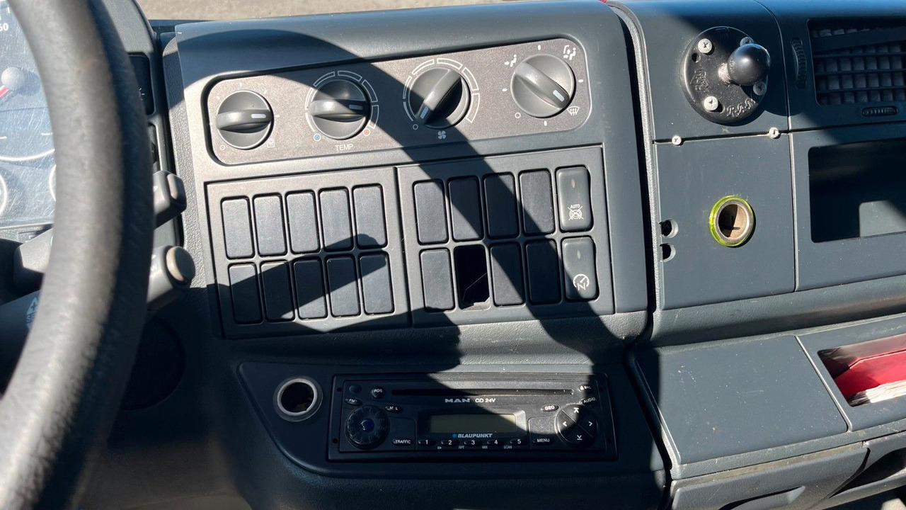 Horse truck MAN TGL 10.180 Euro 4  Pferdetransporter Horse MAN TGL 10.180 Euro 4  Pferdetransporter Horse: picture 11