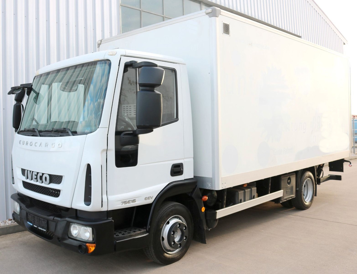 Iveco EURO CARGO 75E16 Fahrgestell wenig km 1A Zustand - Cab chassis truck: picture 1 Iveco EURO CARGO 75E16 Fahrgestell wenig km 1A Zustand - Cab chassis truck: picture 1