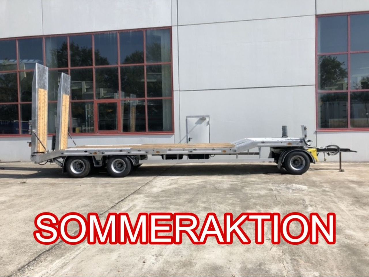 Möslein 3 Achs Tieflader- Anhänger, Verbreiterung - Low loader trailer: picture 1 Möslein 3 Achs Tieflader- Anhänger, Verbreiterung - Low loader trailer: picture 1