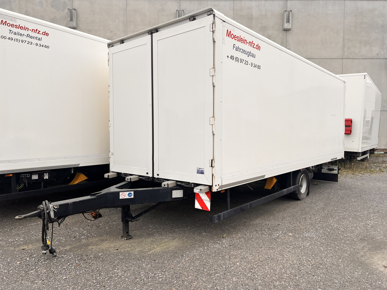 Möslein EK 1- D 7,3 1 Achs Kofferanhänger Durchladen7,08 m lang - Closed box trailer: picture 2 Möslein EK 1- D 7,3 1 Achs Kofferanhänger Durchladen7,08 m lang - Closed box trailer: picture 2