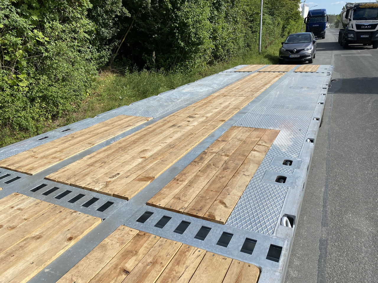 Möslein ST 3-Plato 9,4 3 Achs Satteltieflader Plato 45 t GGfür Fertigteile, Baumaschinen oder Container - Low loader semi-trailer: picture 4 Möslein ST 3-Plato 9,4 3 Achs Satteltieflader Plato 45 t GGfür Fertigteile, Baumaschinen oder Container - Low loader semi-trailer: picture 4