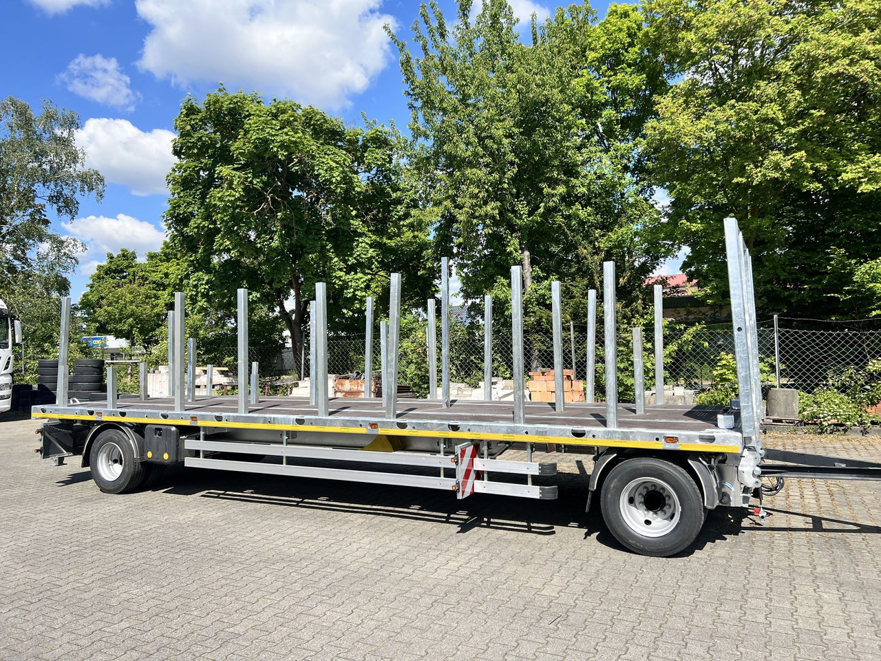 Möslein T 2 Plato 7,60 m 2 Achs Jumbo- Plato- Anhänger Mega - Dropside/ Flatbed trailer: picture 1 Möslein T 2 Plato 7,60 m 2 Achs Jumbo- Plato- Anhänger Mega - Dropside/ Flatbed trailer: picture 1