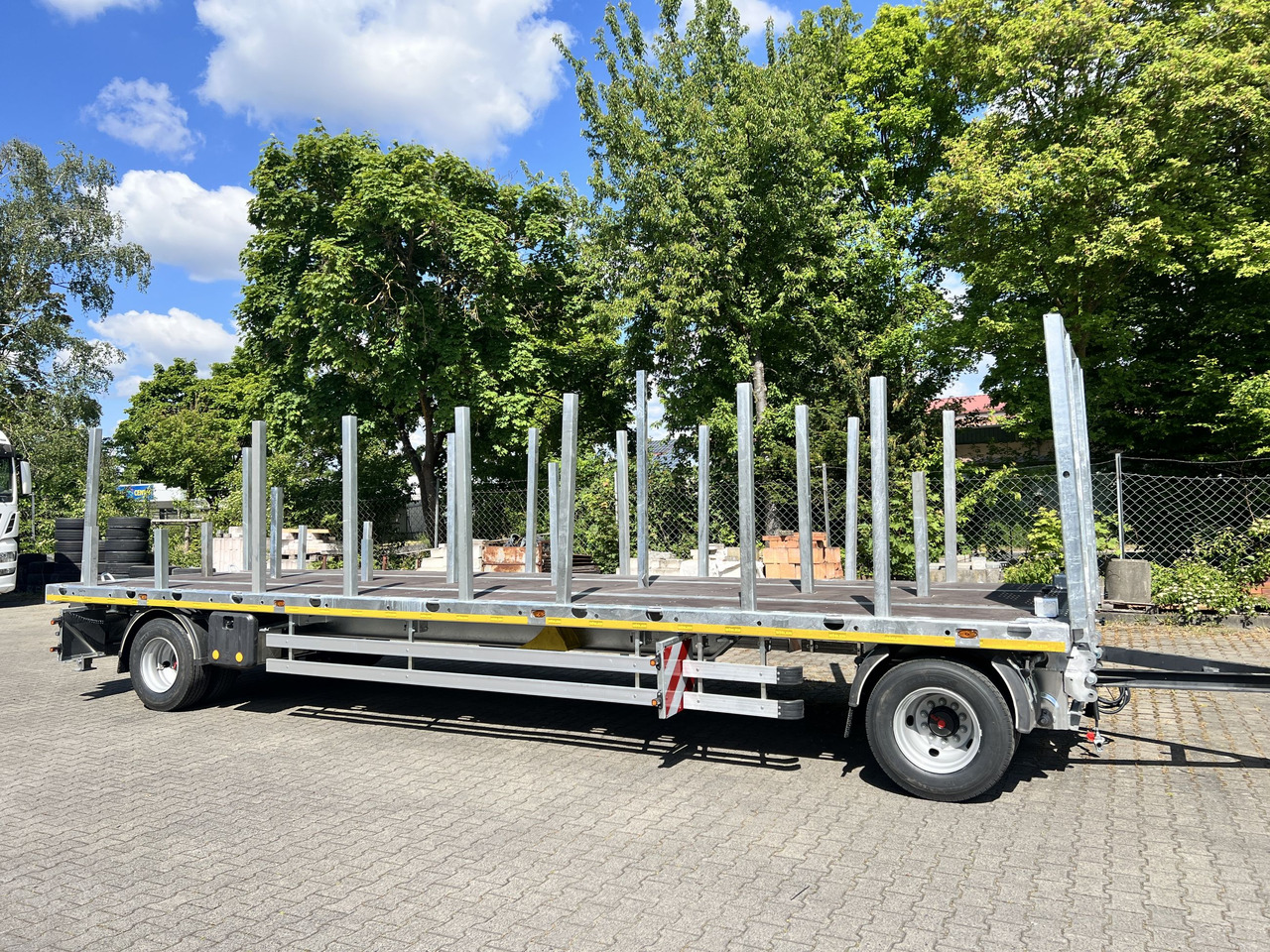 Möslein T 2 Plato 7,60 m  2 Achs Jumbo- Plato- Anhänger Mega - Dropside/ Flatbed trailer: picture 1 Möslein T 2 Plato 7,60 m  2 Achs Jumbo- Plato- Anhänger Mega - Dropside/ Flatbed trailer: picture 1