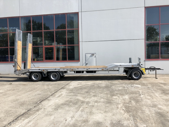 Möslein T 3-6,60 VB 1 3 Achs Tieflader- Anhänger, Luftgefedert, Verbreiterung - Low loader trailer: picture 2 Möslein T 3-6,60 VB 1 3 Achs Tieflader- Anhänger, Luftgefedert, Verbreiterung - Low loader trailer: picture 2