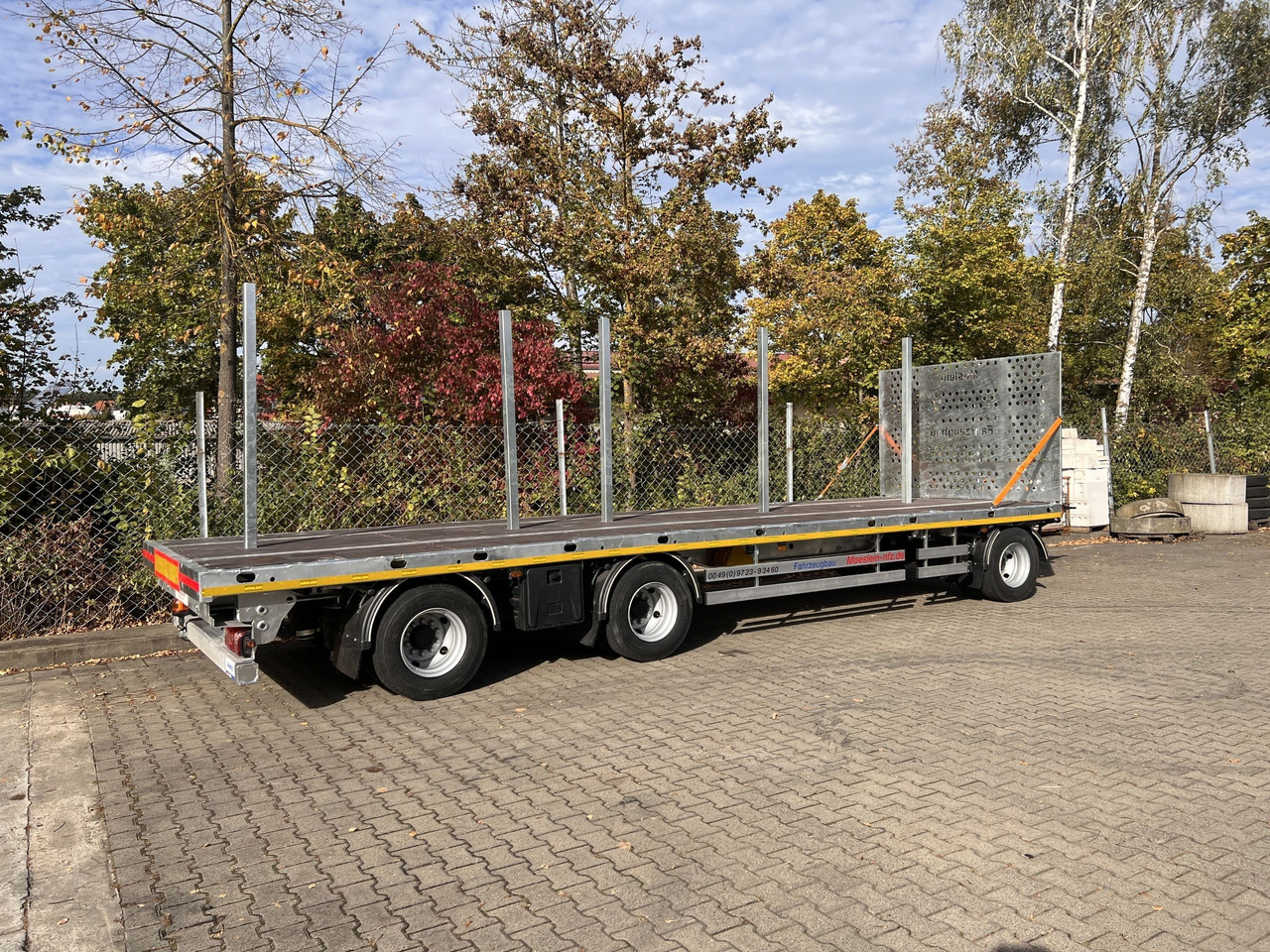 Möslein T 3 Plato 10 m 3 Achs Jumbo- Plato- Anhänger 10 m, Mega - Dropside/ Flatbed trailer: picture 1 Möslein T 3 Plato 10 m 3 Achs Jumbo- Plato- Anhänger 10 m, Mega - Dropside/ Flatbed trailer: picture 1
