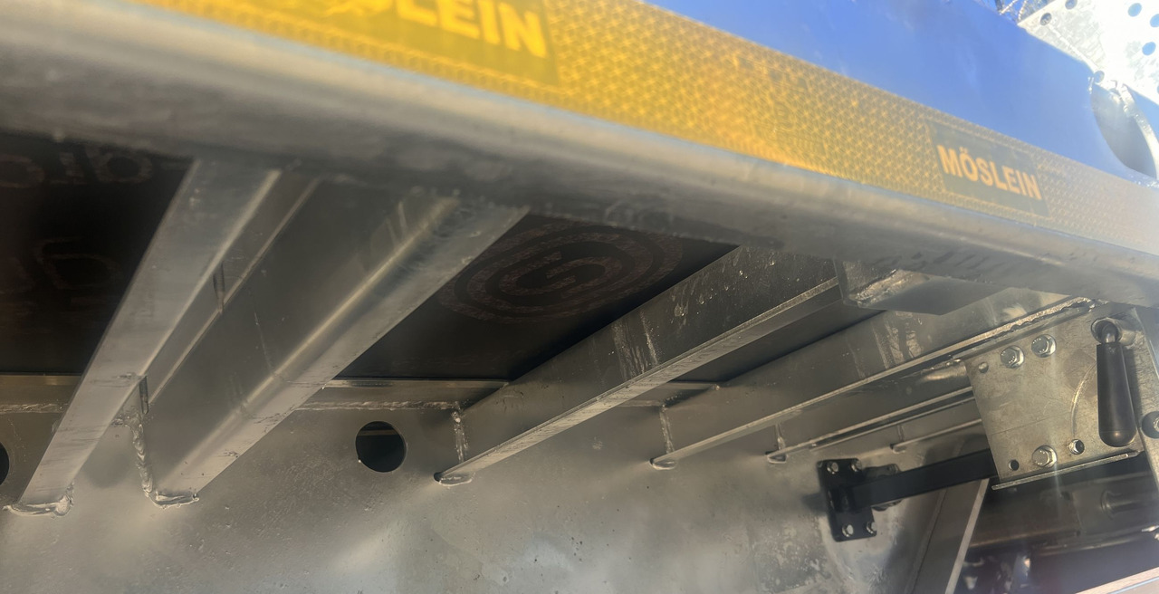 Möslein T 3 Plato 9 m 3 Achs Jumbo- Plato- Anhänger 9 m, Mega - Dropside/ Flatbed trailer: picture 5 Möslein T 3 Plato 9 m 3 Achs Jumbo- Plato- Anhänger 9 m, Mega - Dropside/ Flatbed trailer: picture 5