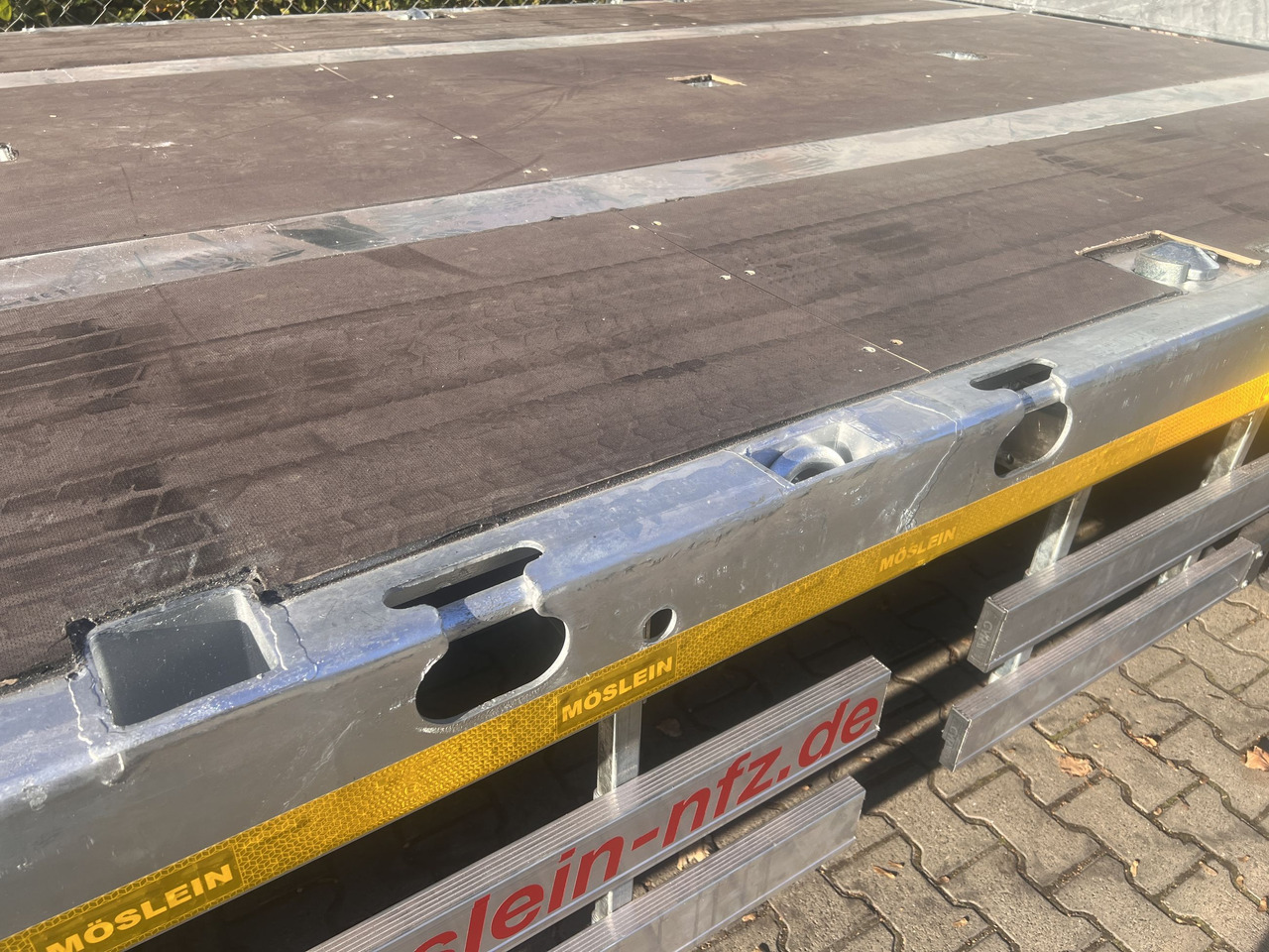 Möslein T 3 Plato 9 m 3 Achs Jumbo- Plato- Anhänger 9 m, Mega - Dropside/ Flatbed trailer: picture 3 Möslein T 3 Plato 9 m 3 Achs Jumbo- Plato- Anhänger 9 m, Mega - Dropside/ Flatbed trailer: picture 3