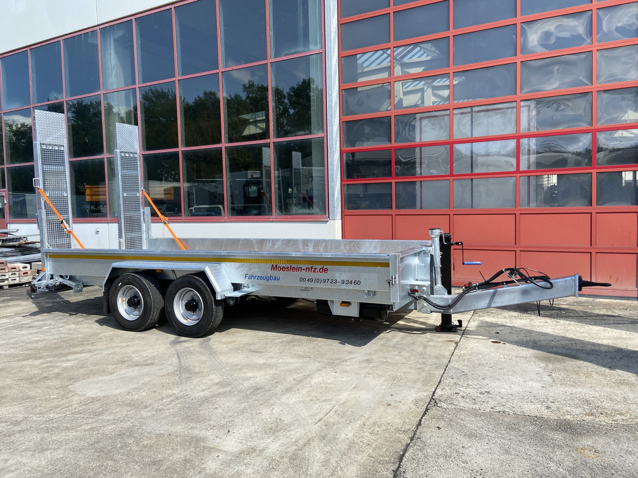 Möslein TT 11-E 5,50 - 2 Tandemtieflader5,50 m x 2 m, Feuerverzinkt - Low loader trailer: picture 2 Möslein TT 11-E 5,50 - 2 Tandemtieflader5,50 m x 2 m, Feuerverzinkt - Low loader trailer: picture 2