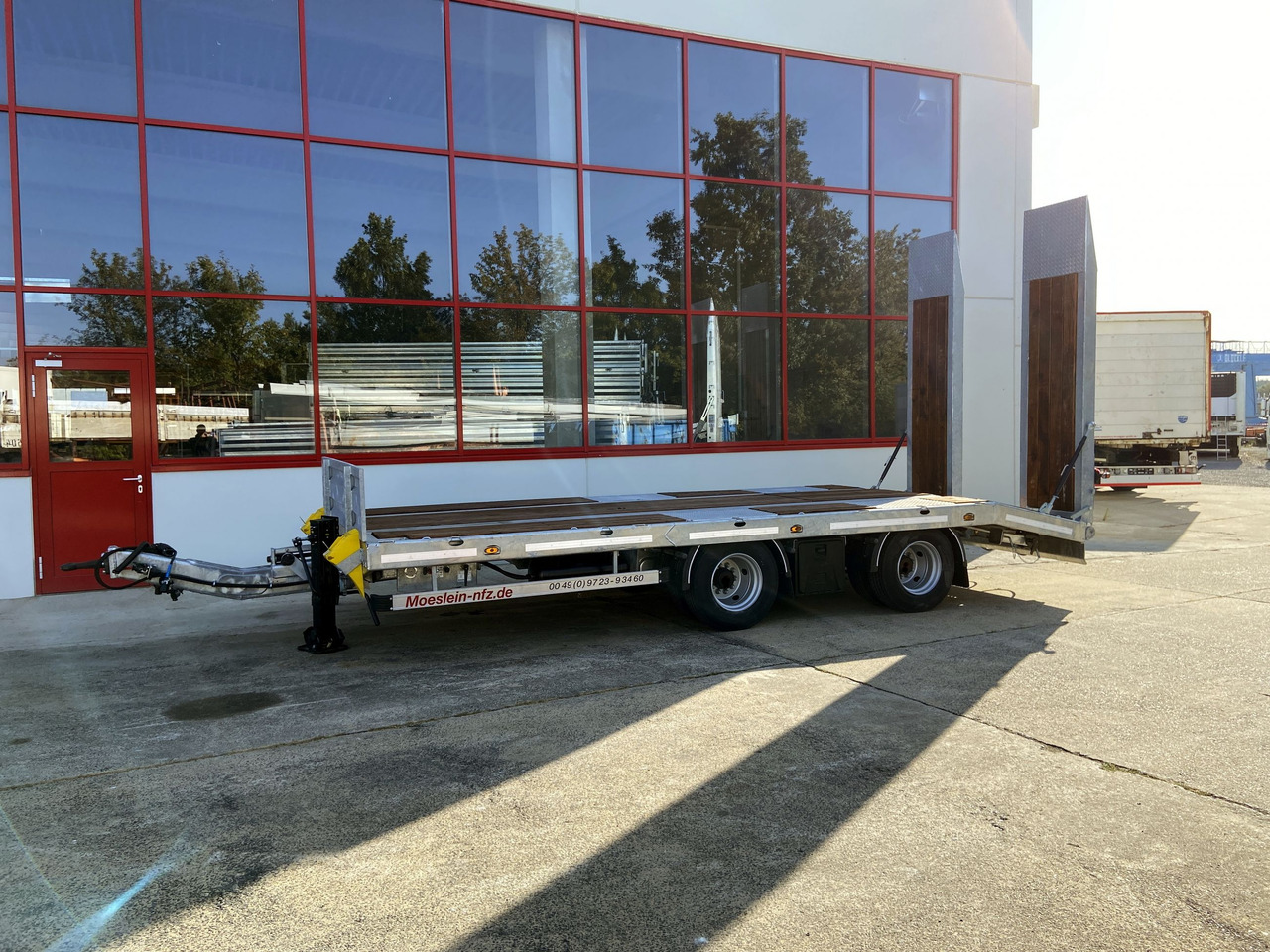 Möslein TT 21-6,5 21 t Tandemtieflader, Luftgefedert, NEU - Low loader trailer: picture 1 Möslein TT 21-6,5 21 t Tandemtieflader, Luftgefedert, NEU - Low loader trailer: picture 1
