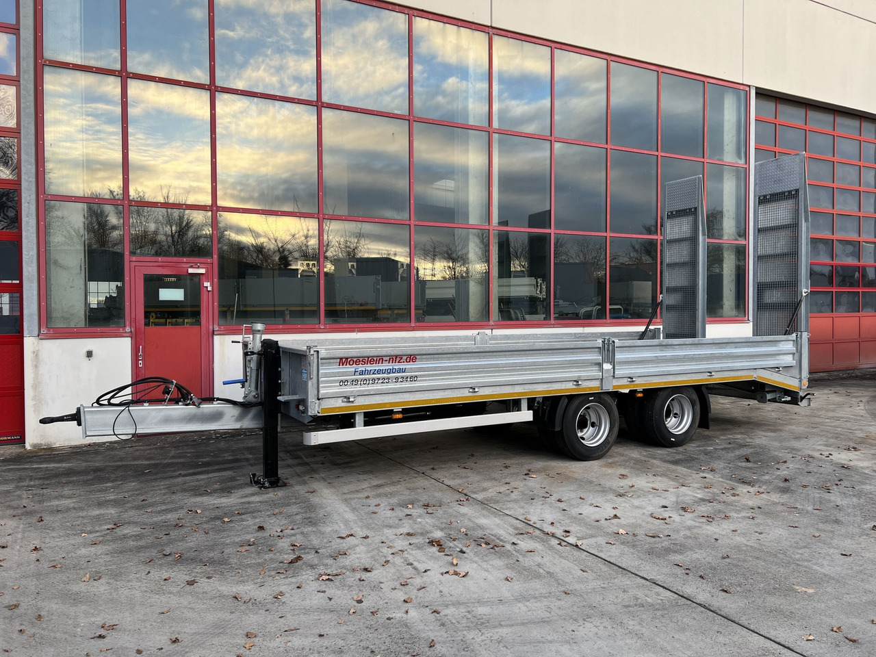 Low loader trailer for transportation of heavy machinery Möslein TTO 19  19 t Tandemtieflader,Neufahrzeug: picture 6