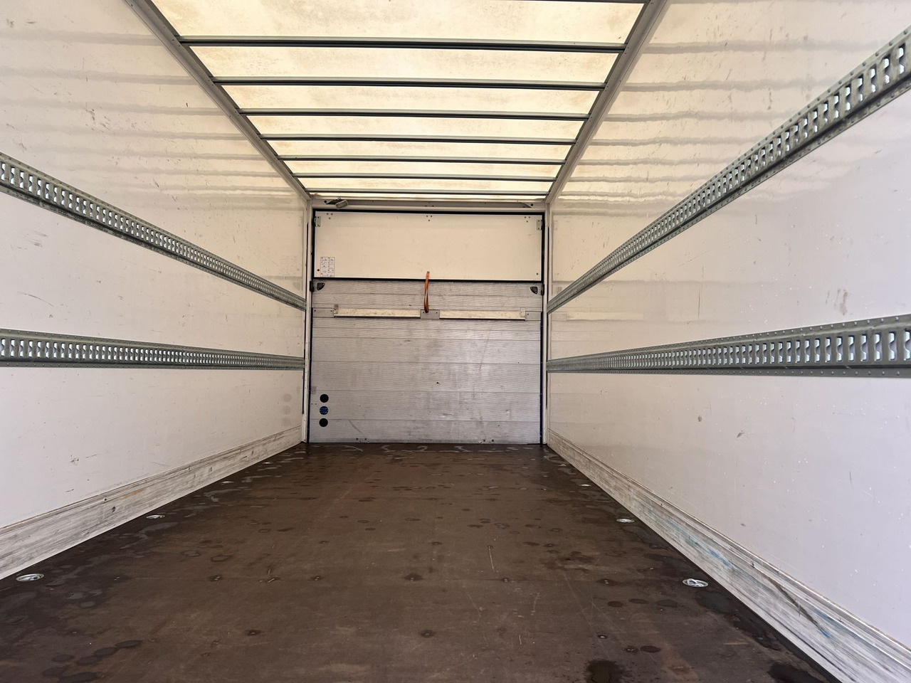 Möslein Tandem Koffer, Ladebordwand + Durchladbar, Weni - Closed box trailer: picture 5 Möslein Tandem Koffer, Ladebordwand + Durchladbar, Weni - Closed box trailer: picture 5