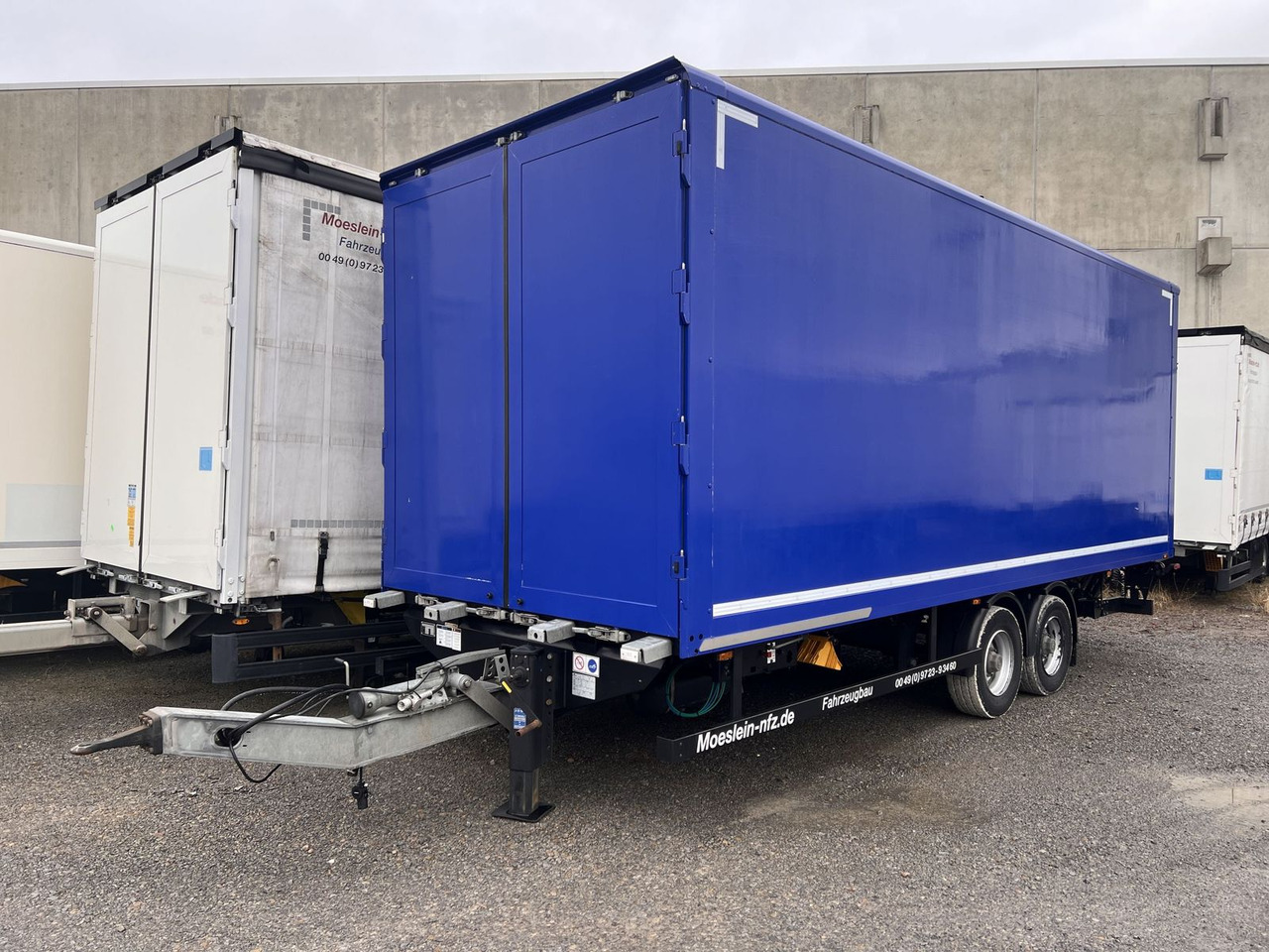 Möslein Tandem Koffer, Ladebordwand + Durchladbar, Weni - Closed box trailer: picture 2 Möslein Tandem Koffer, Ladebordwand + Durchladbar, Weni - Closed box trailer: picture 2
