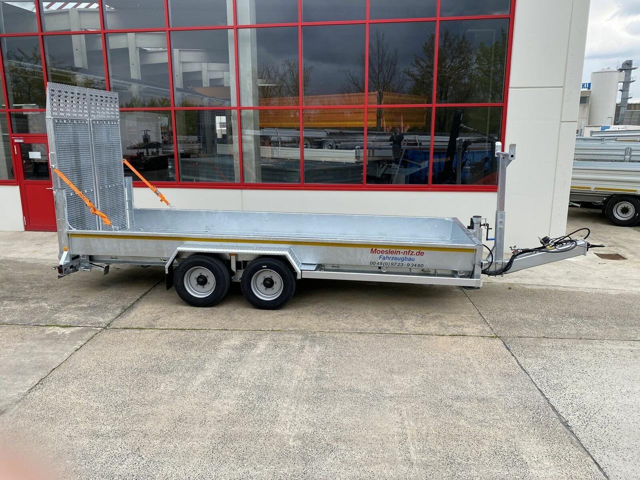 Möslein Tieflader für Fräsen breiten hydraulischen Ramp - Low loader trailer: picture 1 Möslein Tieflader für Fräsen breiten hydraulischen Ramp - Low loader trailer: picture 1