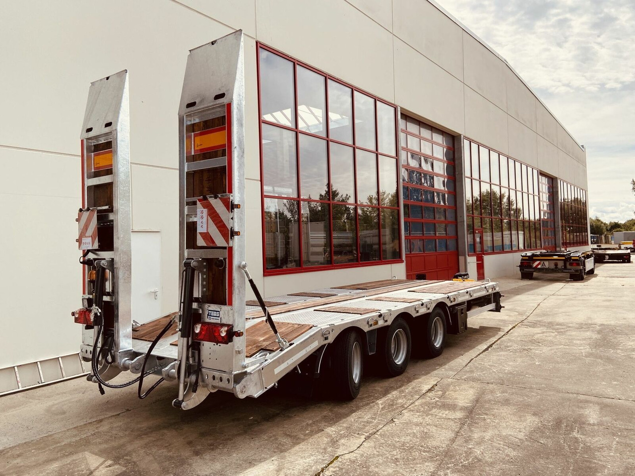 Möslein Tridem- Tieflader 3 Achs, gelenktNeufahrzeug - Low loader trailer: picture 5 Möslein Tridem- Tieflader 3 Achs, gelenktNeufahrzeug - Low loader trailer: picture 5