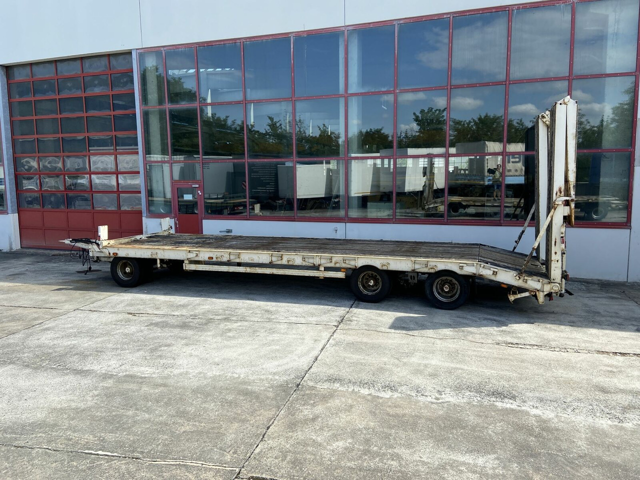 Müller-Mitteltal 3 Achs Tieflader 9,20 m Ladefläche - Low loader trailer: picture 3 Müller-Mitteltal 3 Achs Tieflader 9,20 m Ladefläche - Low loader trailer: picture 3