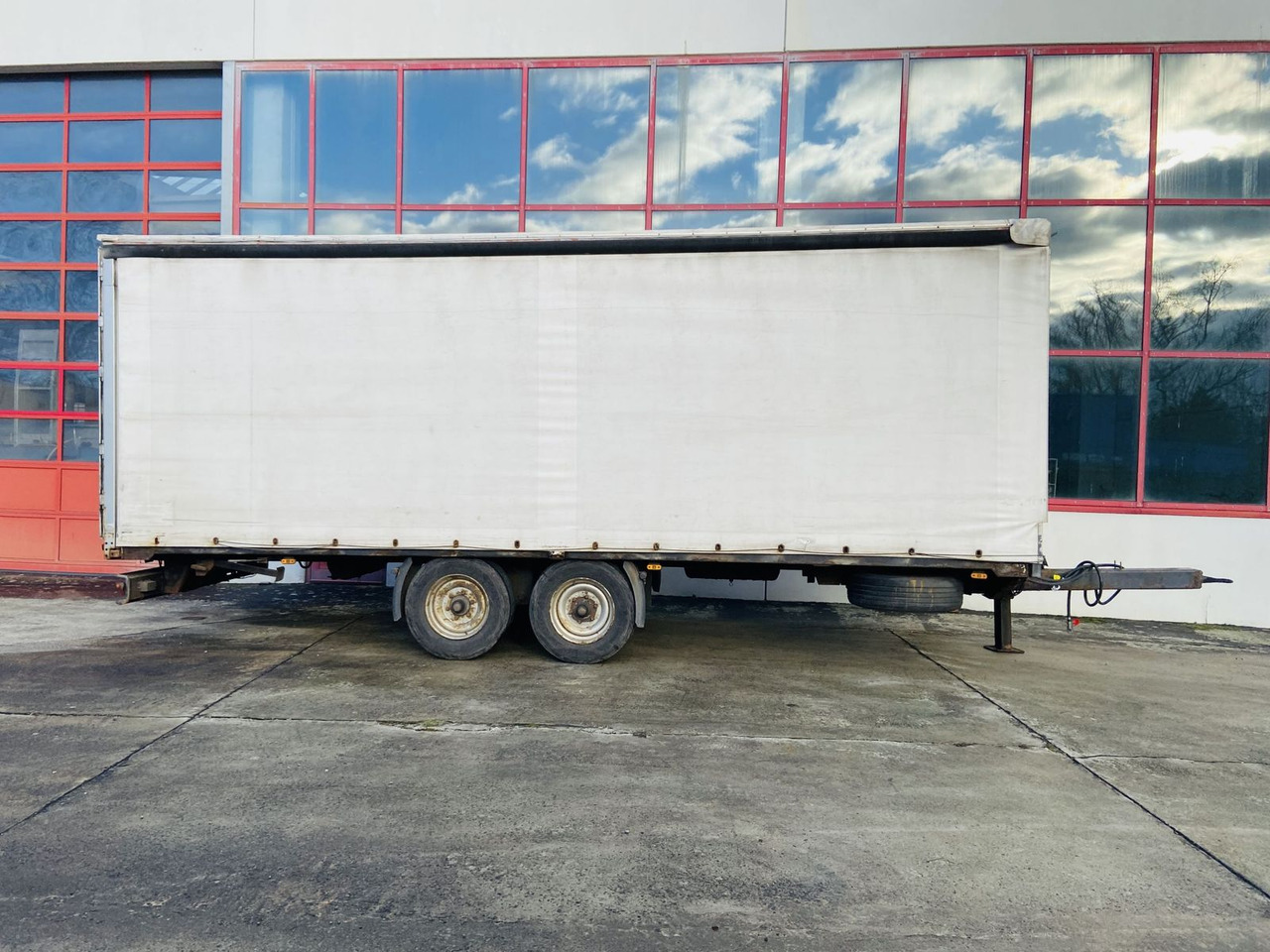 Tandemplanenanhänger - Curtainsider trailer: picture 1 Tandemplanenanhänger - Curtainsider trailer: picture 1