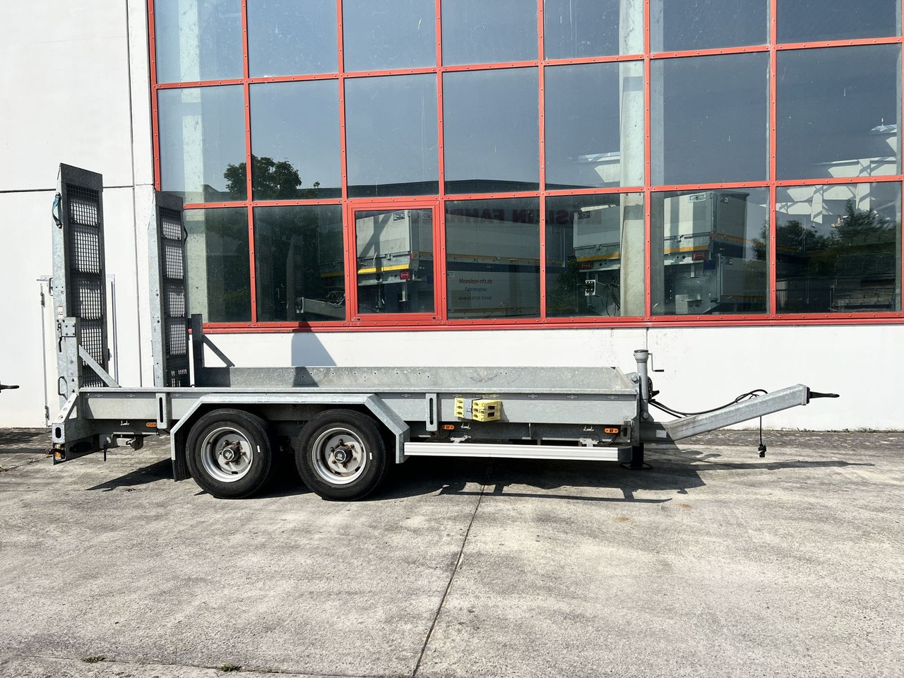 Tandemtieflader, Wenig Benutzt - Low loader trailer: picture 1 Tandemtieflader, Wenig Benutzt - Low loader trailer: picture 1