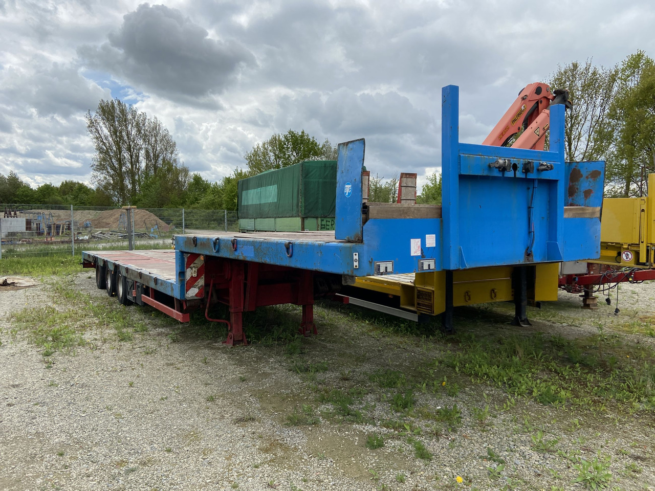 Stp 3 Achs Satteltieflader Platofür Fertigteile oder Baumaschinen - Low loader semi-trailer: picture 1 Stp 3 Achs Satteltieflader Platofür Fertigteile oder Baumaschinen - Low loader semi-trailer: picture 1