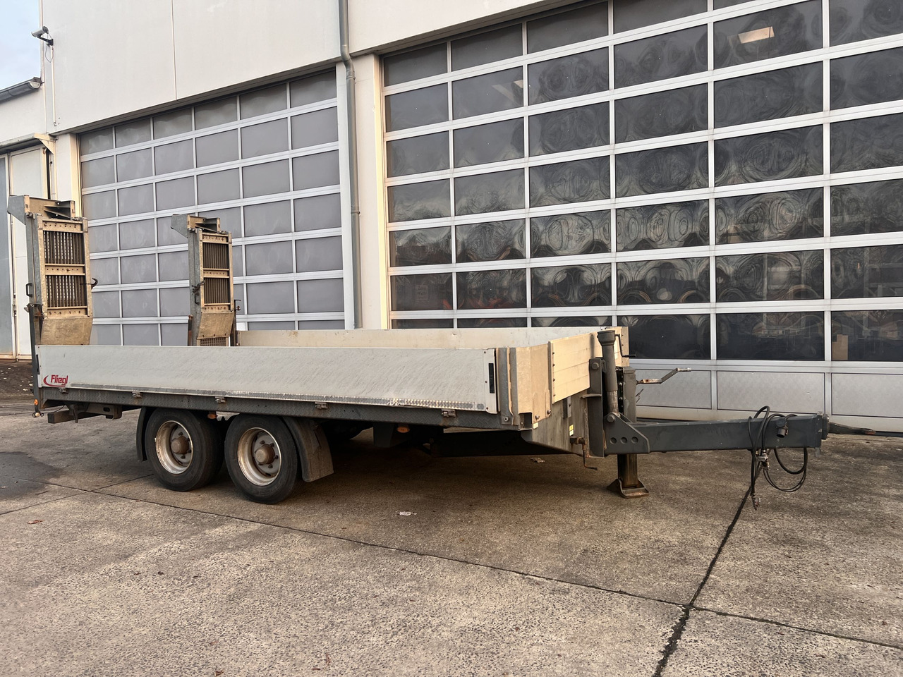 Tt Tandemtieflader - Low loader trailer: picture 1 Tt Tandemtieflader - Low loader trailer: picture 1