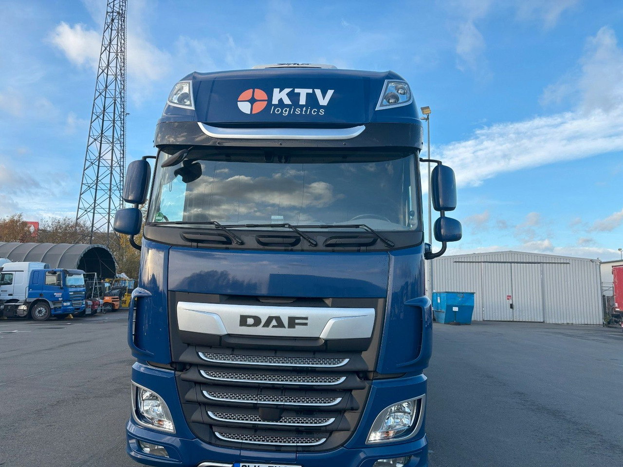 DAF SSC XF 480 Jumbo + Anh Wecon Staplerhalterung - Curtainsider truck, Curtainsider trailer: picture 3 DAF SSC XF 480 Jumbo + Anh Wecon Staplerhalterung - Curtainsider truck, Curtainsider trailer: picture 3