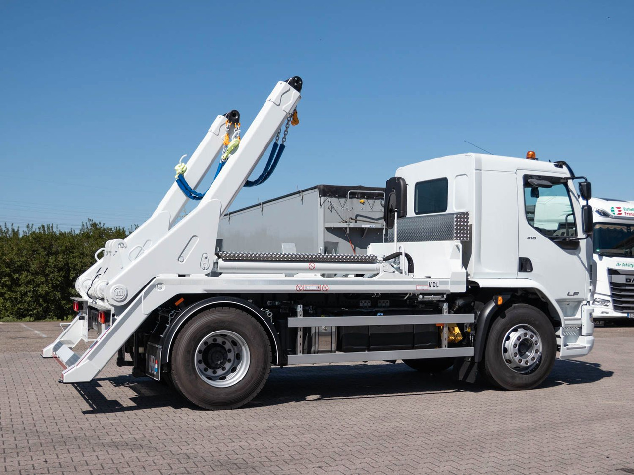 Tipper DAF FA LF 310 19t Absetzkipper VDL: picture 8