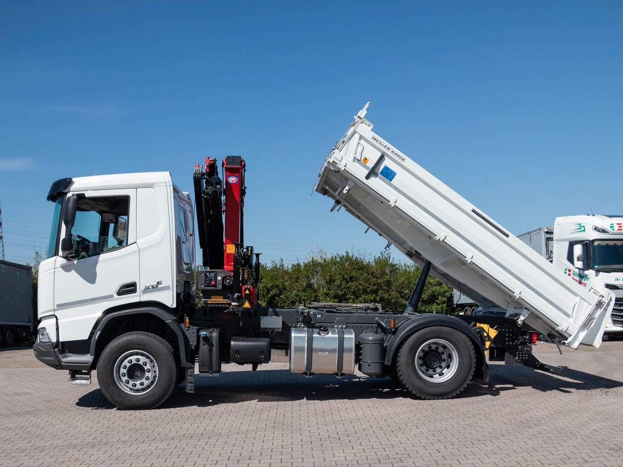 DAF FA XDC 370 Krankipper DAF XDC 370 FA Meiller Krankipper HMF - Crane truck, Tipper: picture 3 DAF FA XDC 370 Krankipper DAF XDC 370 FA Meiller Krankipper HMF - Crane truck, Tipper: picture 3