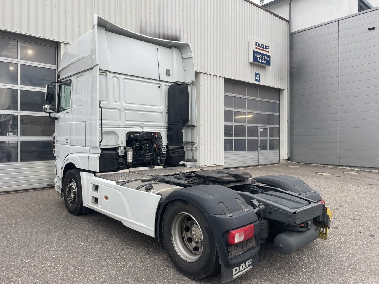 DAF FT XF480 SSC, 2x Tank, Standklima, Lampenbügel DAF FT XF480 SSC, 2x Tank, Standklima, Lampenbügel - Tractor unit: picture 5 DAF FT XF480 SSC, 2x Tank, Standklima, Lampenbügel DAF FT XF480 SSC, 2x Tank, Standklima, Lampenbügel - Tractor unit: picture 5