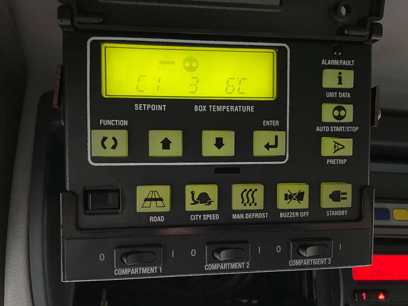 Leasing of Renault Midlum 270 2010 chereau + carrier Renault Midlum 270 2010 chereau + carrier: picture 12