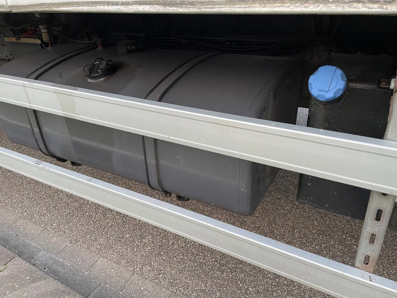 Leasing of Renault Midlum 270 2010 chereau + carrier Renault Midlum 270 2010 chereau + carrier: picture 20