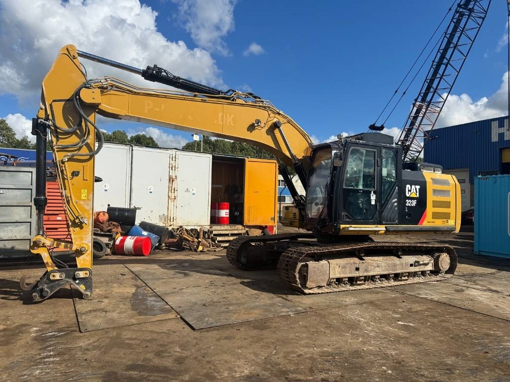 CAT 323 F L - Crawler excavator: picture 2 CAT 323 F L - Crawler excavator: picture 2