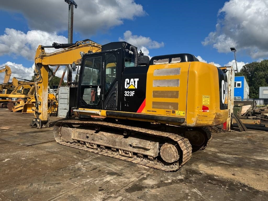 CAT 323 F L - Crawler excavator: picture 3 CAT 323 F L - Crawler excavator: picture 3