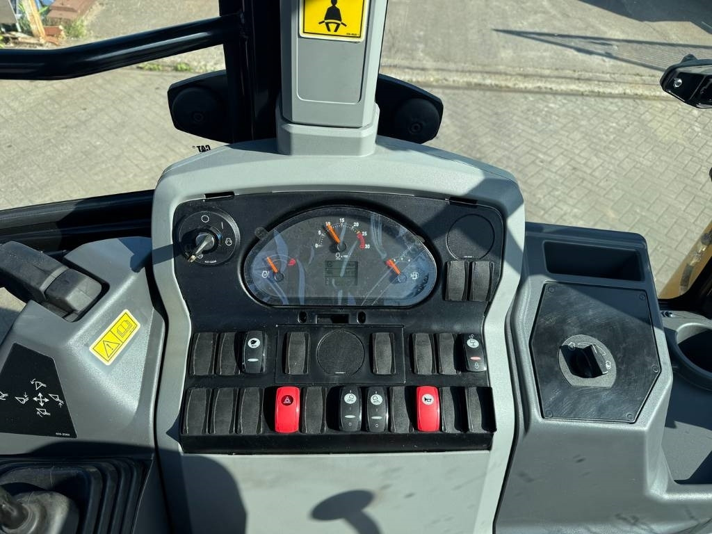 Backhoe loader CAT 424 4X4 ( NEW UNUSED ): picture 12