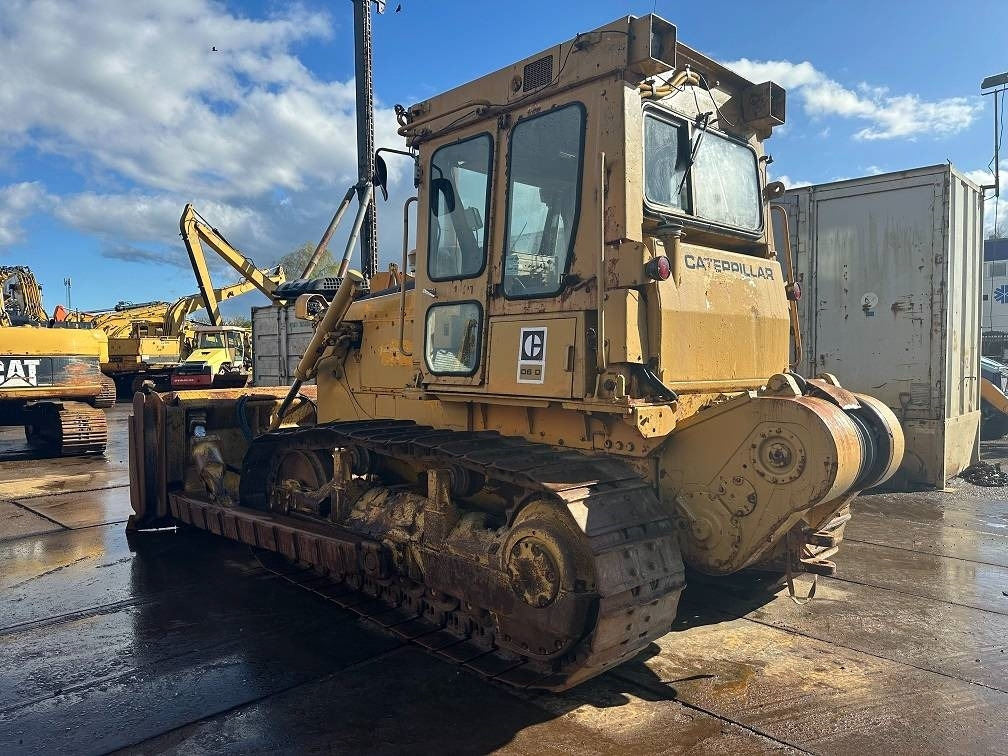 CAT D6D with winch  - Bulldozer: picture 3 CAT D6D with winch  - Bulldozer: picture 3