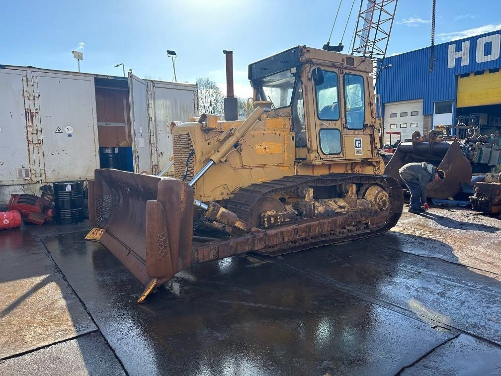 CAT D6D with winch  - Bulldozer: picture 1 CAT D6D with winch  - Bulldozer: picture 1