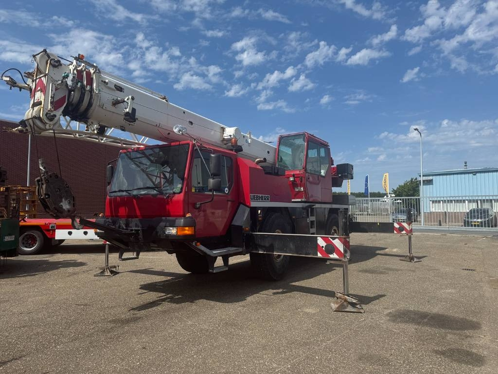 Liebherr LTM 1030-2.1 ( WITH JIB )  - All terrain crane: picture 1 Liebherr LTM 1030-2.1 ( WITH JIB )  - All terrain crane: picture 1