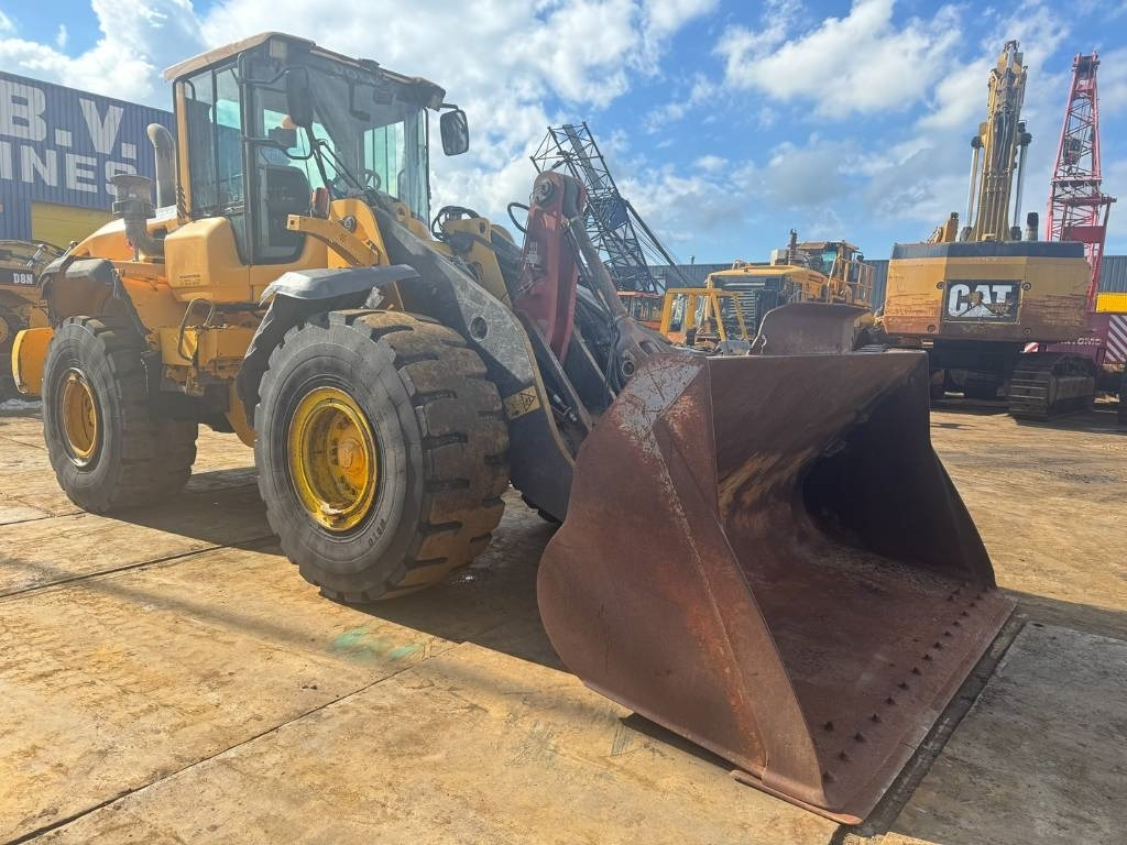 Volvo L 120 G - Wheel loader: picture 5 Volvo L 120 G - Wheel loader: picture 5