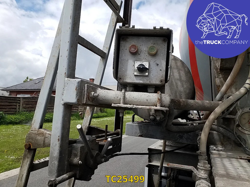 Concrete mixer semi-trailer Renders: picture 12