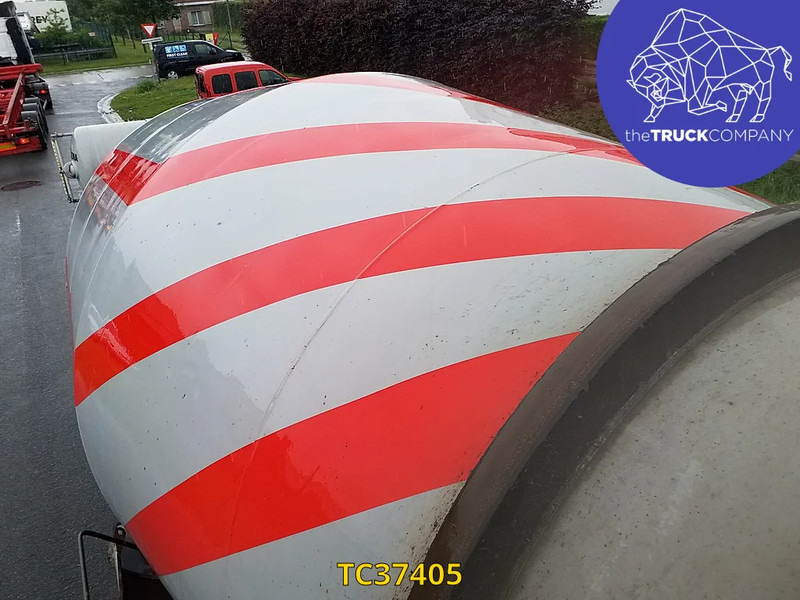 Concrete mixer semi-trailer Renders: picture 12