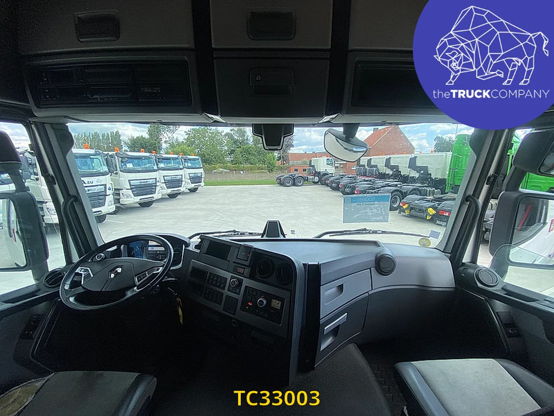 Tractor unit Renault T 460: picture 6 Tractor unit Renault T 460: picture 6