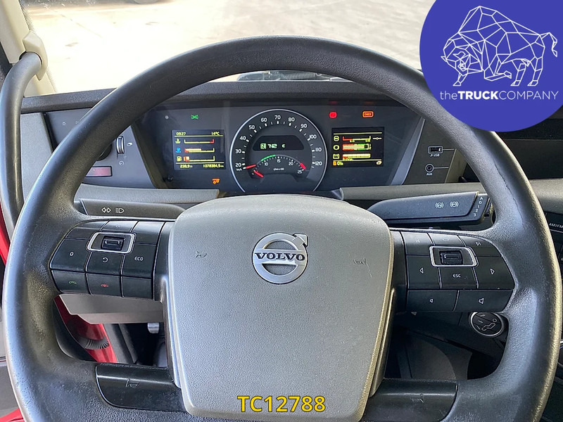 Curtainsider truck Volvo FH 500: picture 19 Curtainsider truck Volvo FH 500: picture 19