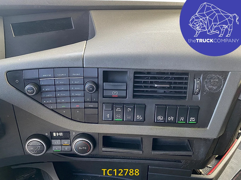 Curtainsider truck Volvo FH 500: picture 17 Curtainsider truck Volvo FH 500: picture 17