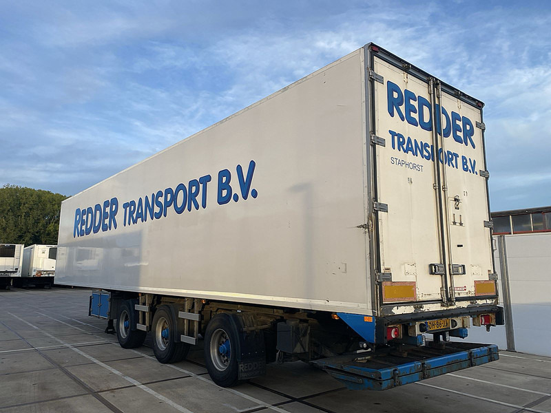 Pacton R3-001 2X STEER AXLE LIFT - Closed box semi-trailer: picture 5 Pacton R3-001 2X STEER AXLE LIFT - Closed box semi-trailer: picture 5