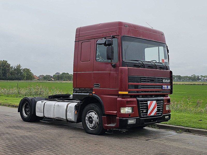 DAF XF 95.380 SPACECAB EURO 2 - Tractor unit: picture 5 DAF XF 95.380 SPACECAB EURO 2 - Tractor unit: picture 5