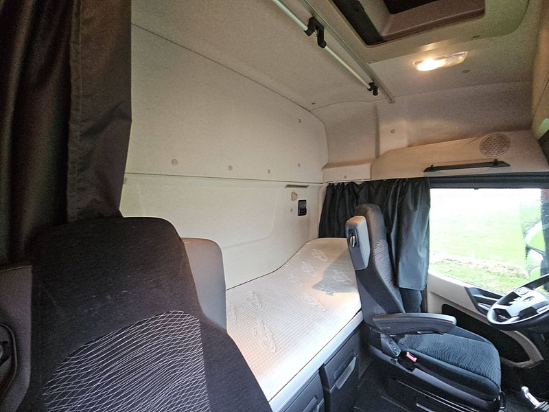 Leasing of Mercedes-Benz ACTROS 1848 LS Mercedes-Benz ACTROS 1848 LS: picture 14 Leasing of Mercedes-Benz ACTROS 1848 LS Mercedes-Benz ACTROS 1848 LS: picture 14