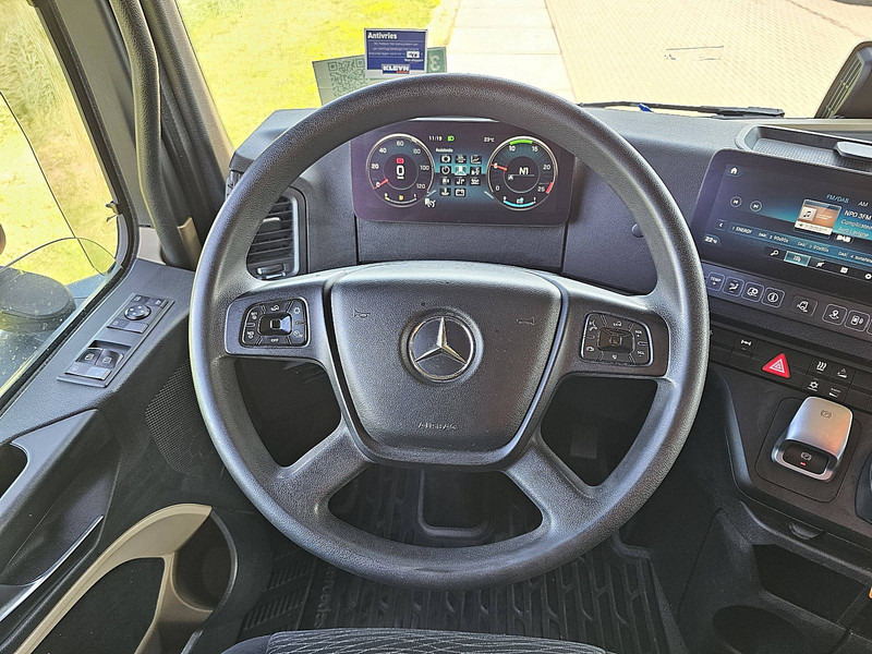 Tractor unit Mercedes-Benz ACTROS 1848 LS STR.SP. RET. 2X TANK: picture 11