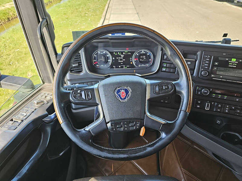 Interior photo 2: Tractor unit Scania R450 6X2*4NB RET. LEATHER