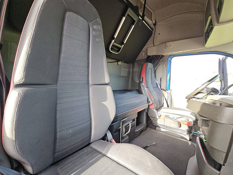 Container transporter/ Swap body truck Volvo FH 460 XL XENON WB490: picture 14 Container transporter/ Swap body truck Volvo FH 460 XL XENON WB490: picture 14