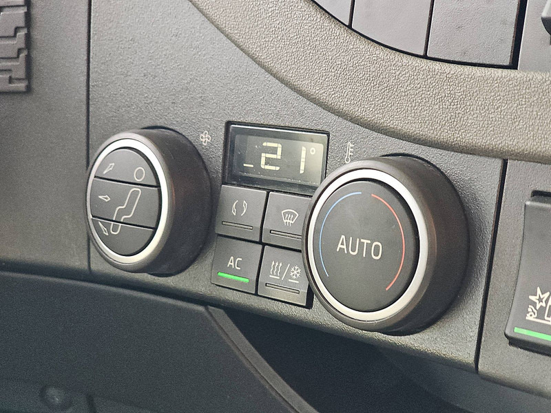 Container transporter/ Swap body truck Volvo FH 460 XL XENON WB490: picture 13 Container transporter/ Swap body truck Volvo FH 460 XL XENON WB490: picture 13